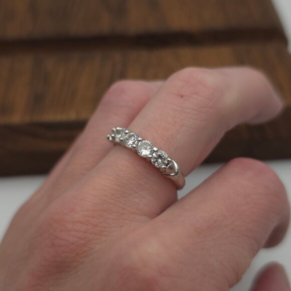 Size 9 Sterling Silver Bright Cubic Zirconia Ring A375 - Picture 3 of 8